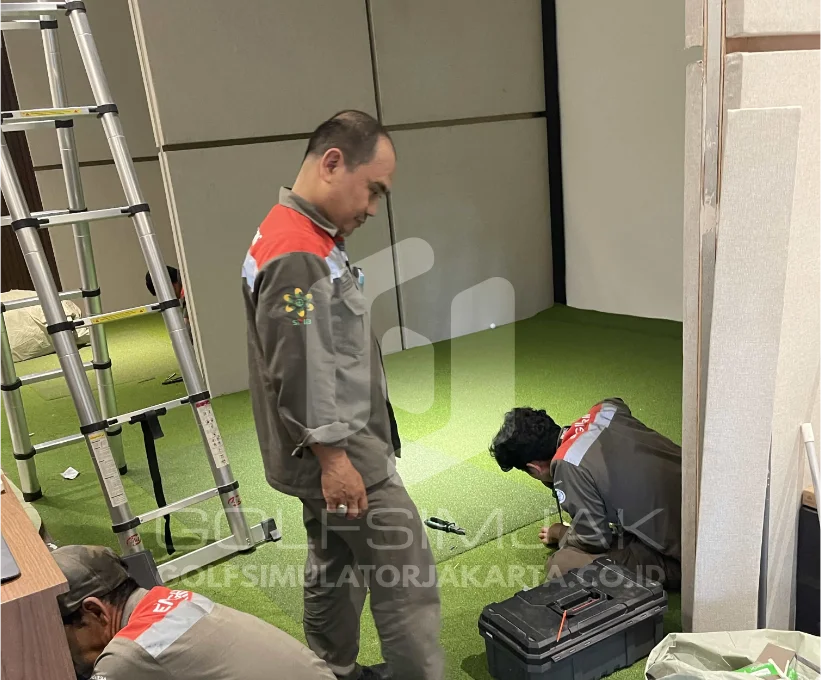 Proses Instalasi Golf Simulator Room Padded Panel